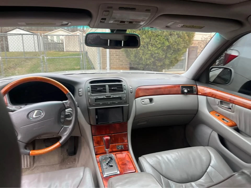 2002 Lexus LS 3rd Gen - Image 3 of 20