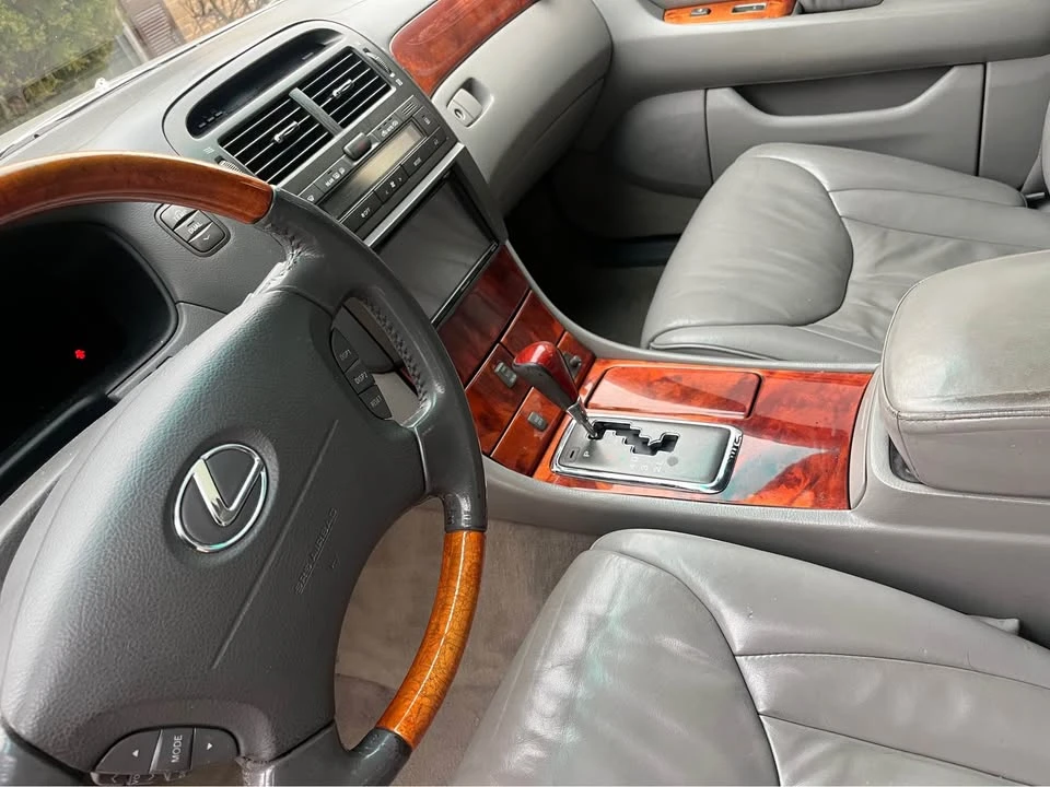 2002 Lexus LS 3rd Gen - Image 4 of 20
