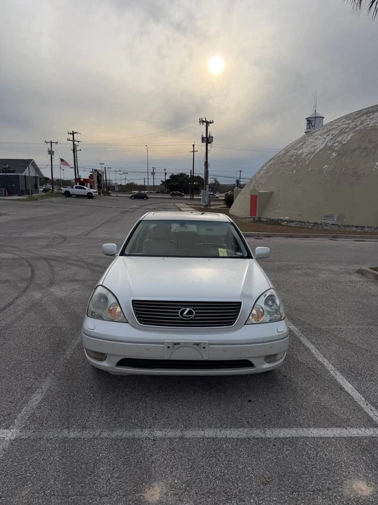 2002 Lexus LS 3rd Gen - Image 2 of 10