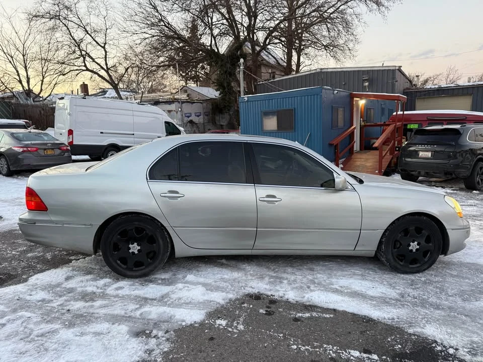 2002 Lexus LS 3rd Gen - Image 4 of 12