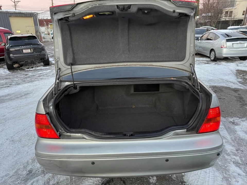 2002 Lexus LS 3rd Gen - Image 6 of 12