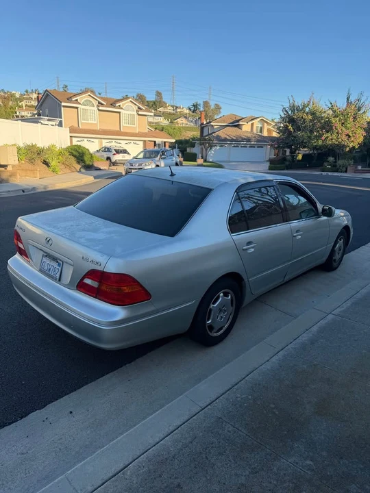 2002 Lexus LS 3rd Gen - Image 8 of 10
