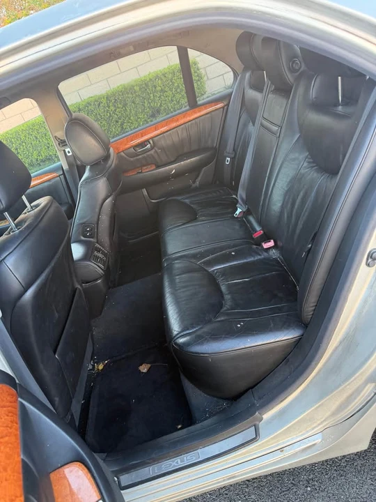 2002 Lexus LS 3rd Gen - Image 6 of 10