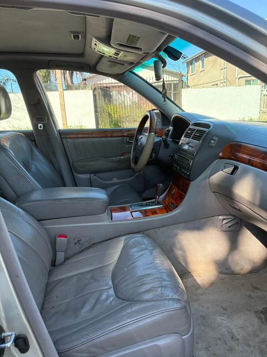 2002 Lexus LS 3rd Gen - Image 6 of 8