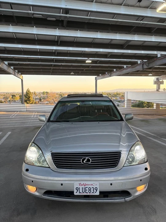 2002 Lexus LS 3rd Gen - Image 5 of 8