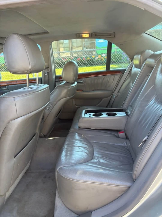 2002 Lexus LS 3rd Gen - Image 7 of 8