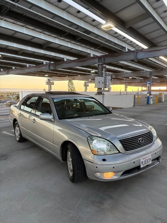2002 Lexus LS 3rd Gen - Image 4 of 8