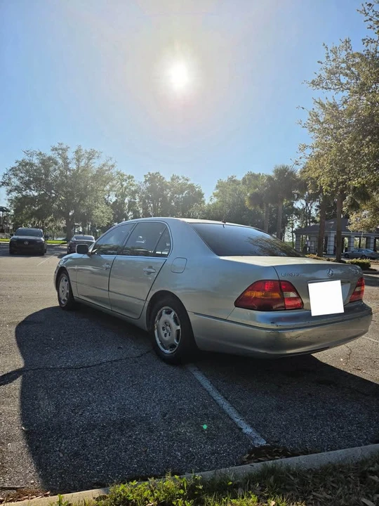 2002 Lexus LS 3rd Gen - Image 5 of 14