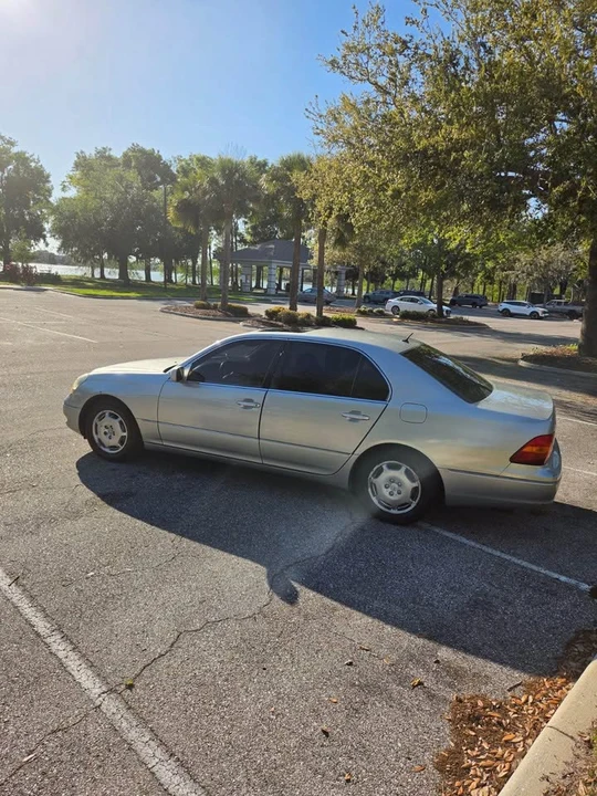 2002 Lexus LS 3rd Gen - Image 4 of 14