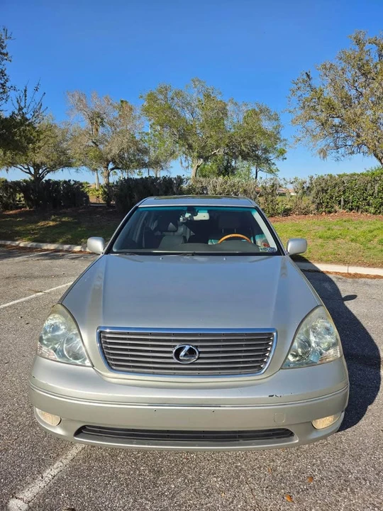 2002 Lexus LS 3rd Gen - Image 2 of 14