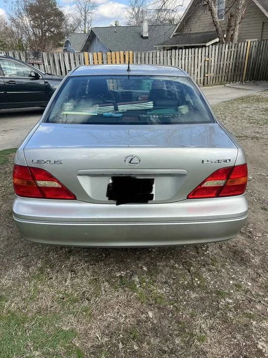 2002 Lexus LS 3rd Gen - Image 3 of 4