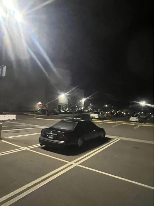 2002 Lexus LS 3rd Gen - Image 15 of 19