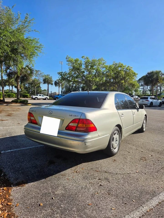2002 Lexus LS 3rd Gen - Image 7 of 14