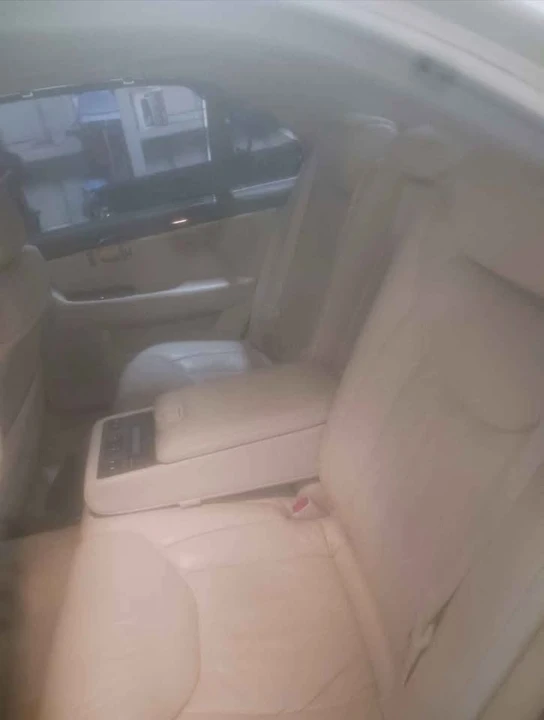 2002 Lexus LS 3rd Gen - Image 5 of 7