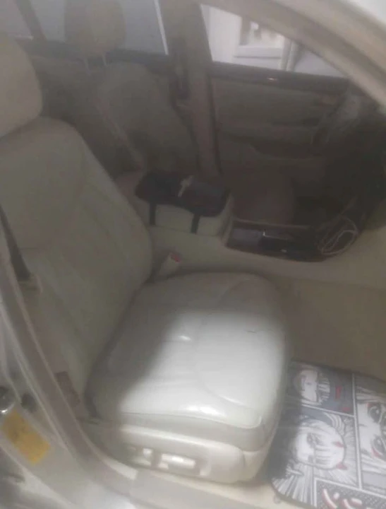2002 Lexus LS 3rd Gen - Image 6 of 7