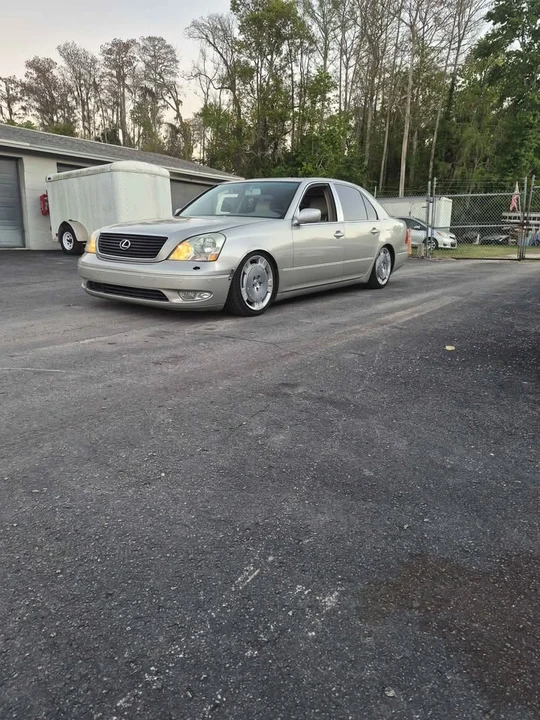 2002 Lexus LS 3rd Gen - Image 2 of 7