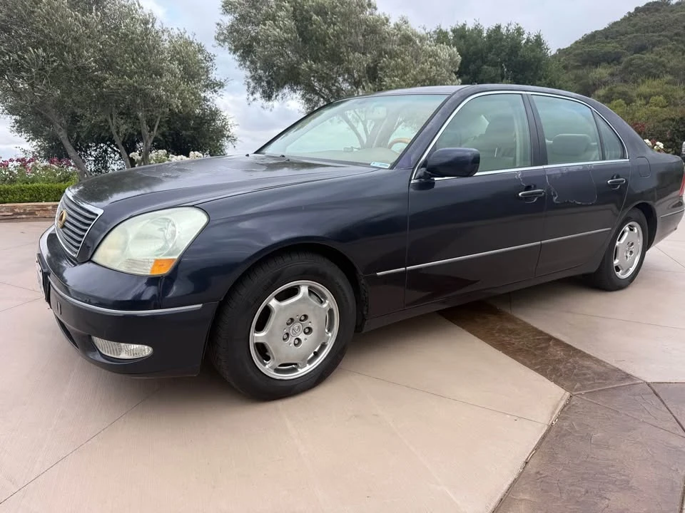 2002 Lexus LS 3rd Gen - Image 2 of 7