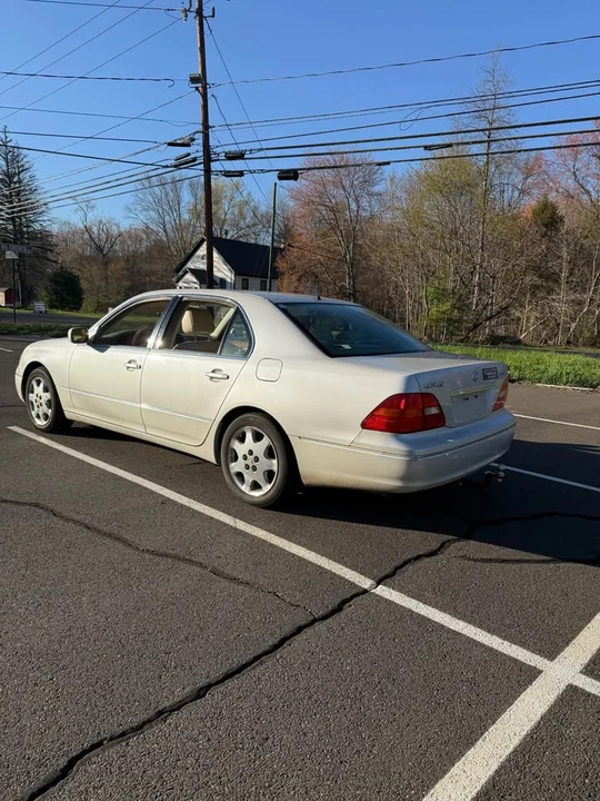 2002 Lexus LS 3rd Gen - Image 8 of 20