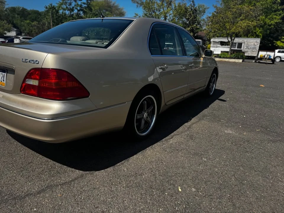 2002 Lexus LS 3rd Gen - Image 10 of 10
