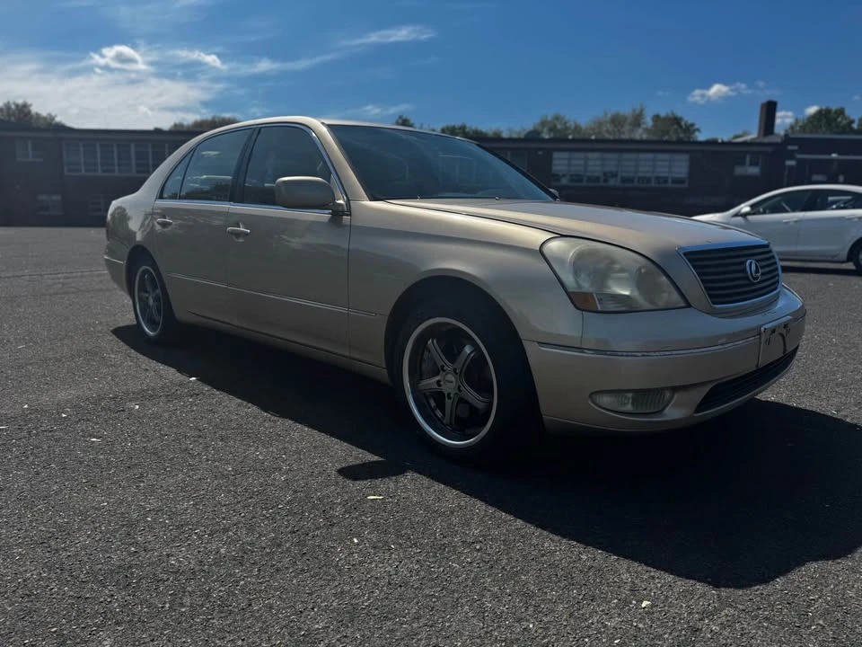 2002 Lexus LS 3rd Gen - Image 2 of 10