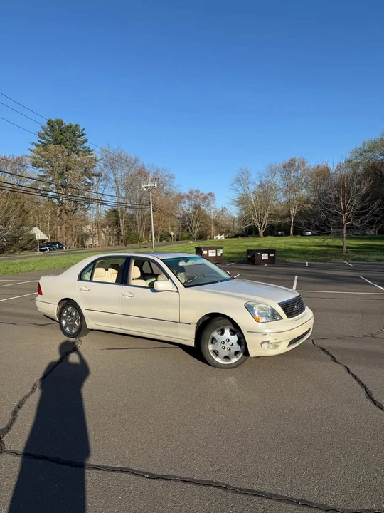 2002 Lexus LS 3rd Gen - Image 11 of 20