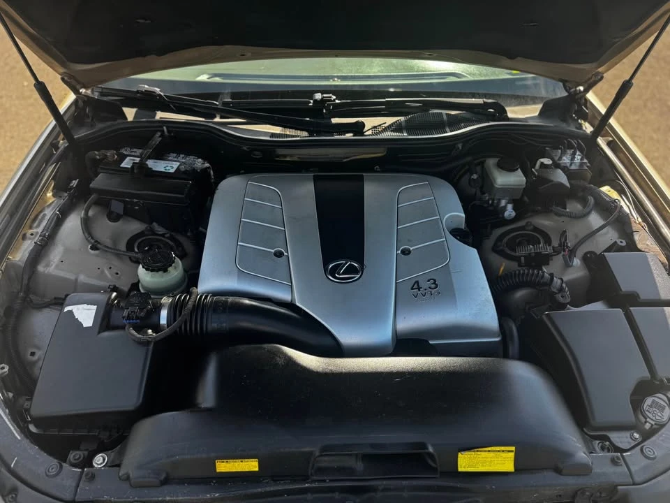 2002 Lexus LS 3rd Gen - Image 5 of 10