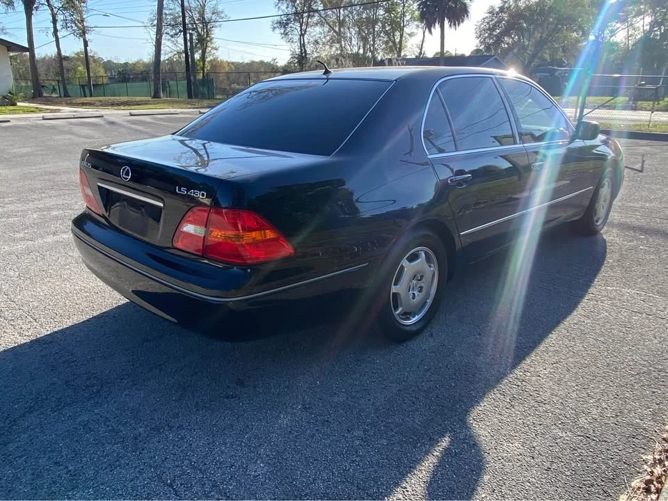 2002 Lexus LS 3rd Gen - Image 5 of 16