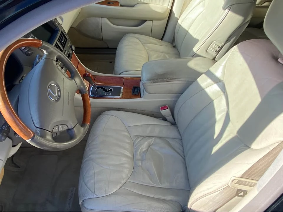 2002 Lexus LS 3rd Gen - Image 13 of 16