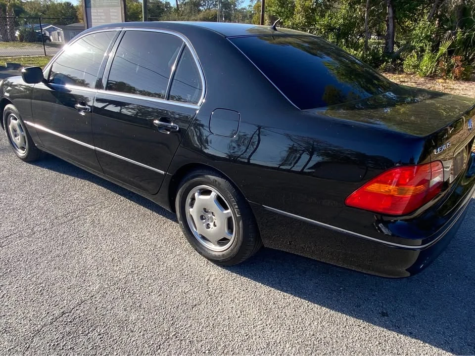 2002 Lexus LS 3rd Gen - Image 7 of 16
