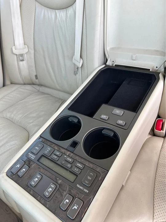 2002 Lexus LS 3rd Gen - Image 15 of 20