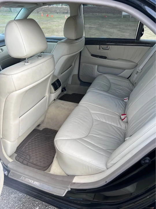 2002 Lexus LS 3rd Gen - Image 13 of 20
