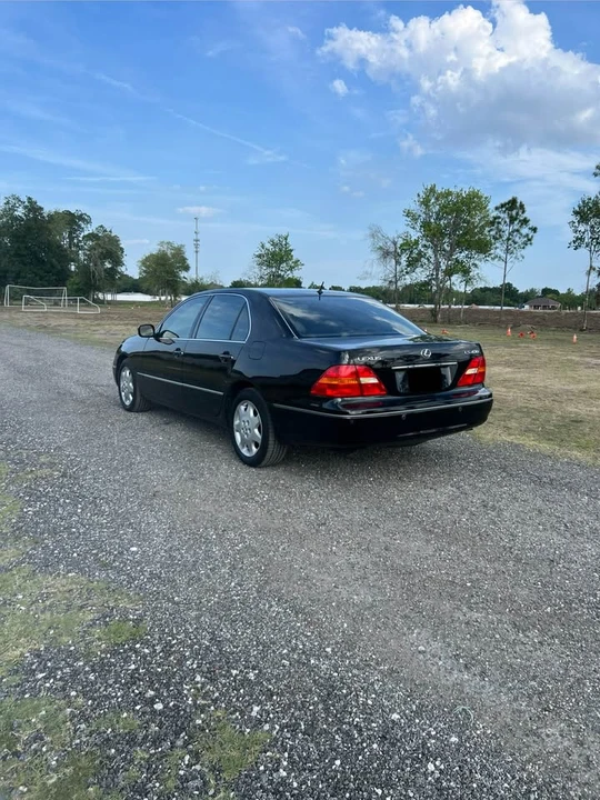 2002 Lexus LS 3rd Gen - Image 7 of 20