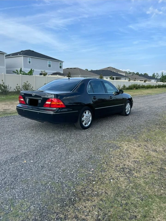 2002 Lexus LS 3rd Gen - Image 5 of 20