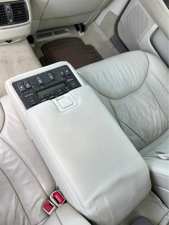 2002 Lexus LS 3rd Gen - Image 14 of 20