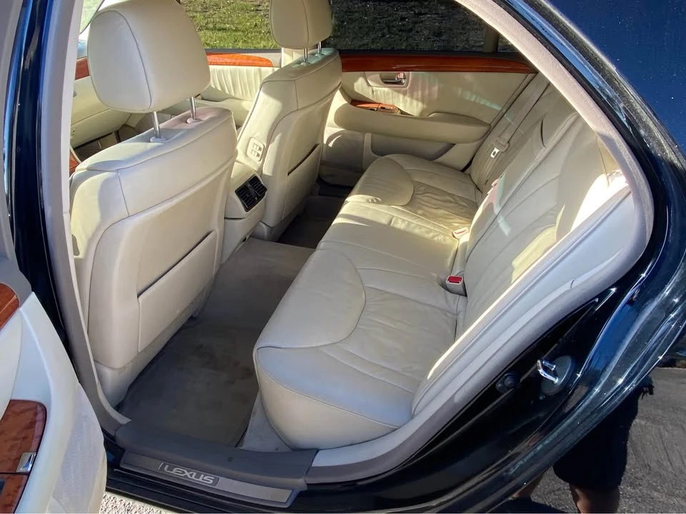 2002 Lexus LS 3rd Gen - Image 11 of 16
