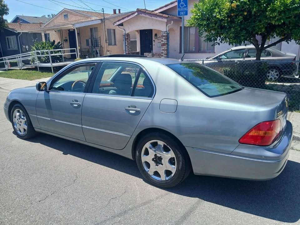 2002 Lexus LS 3rd Gen - Image 7 of 9