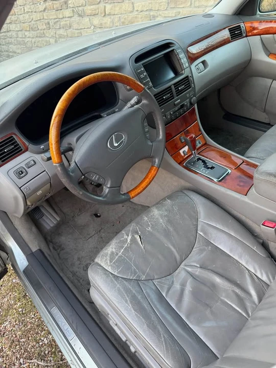 2002 Lexus LS 3rd Gen - Image 2 of 7