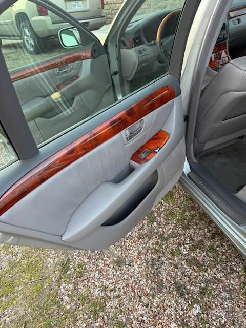 2002 Lexus LS 3rd Gen - Image 5 of 7