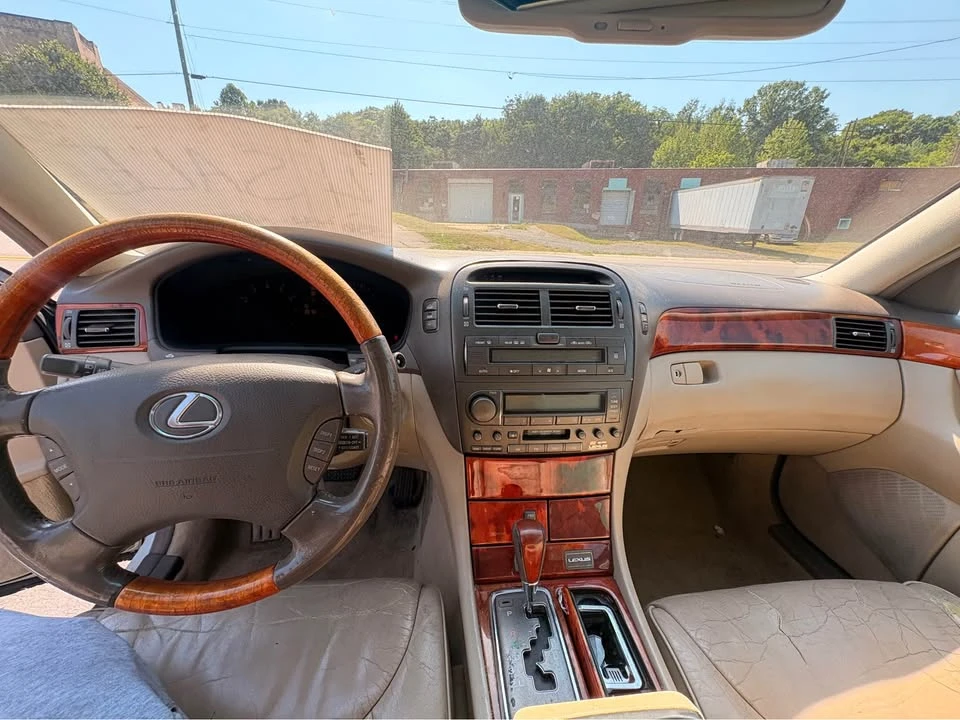 2002 Lexus LS 3rd Gen - Image 4 of 6