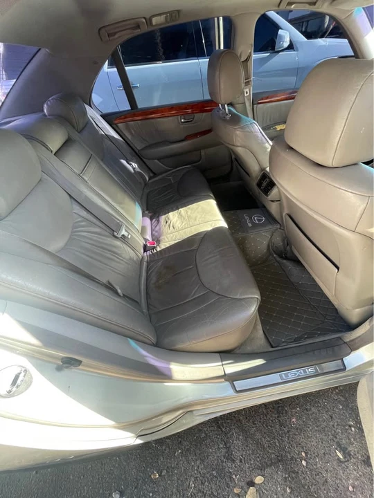 2002 Lexus LS 3rd Gen - Image 7 of 7