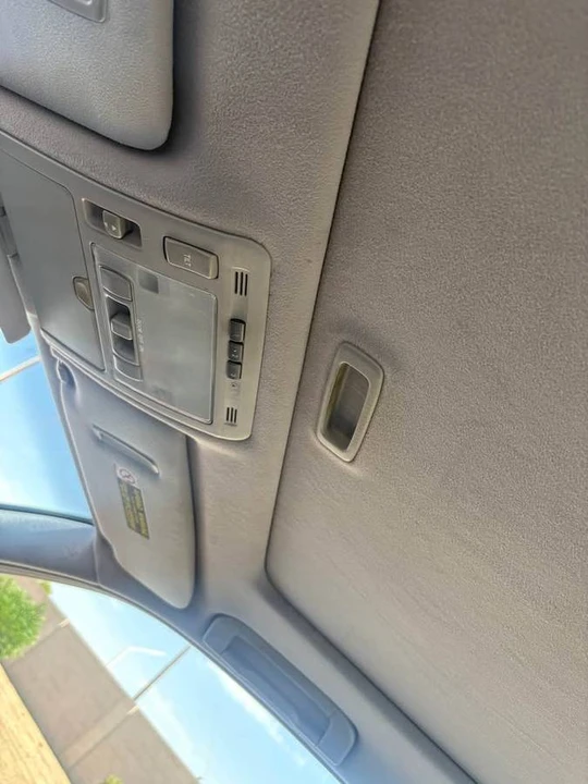 2002 Lexus LS 3rd Gen - Image 11 of 15