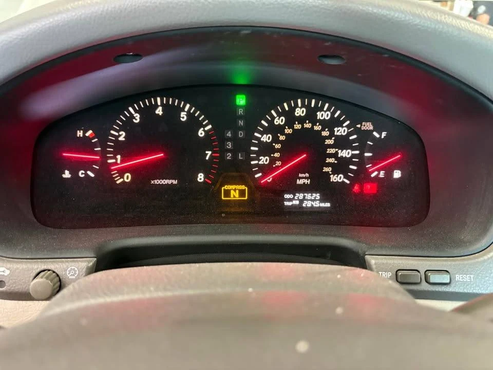 2002 Lexus LS 3rd Gen - Image 6 of 15