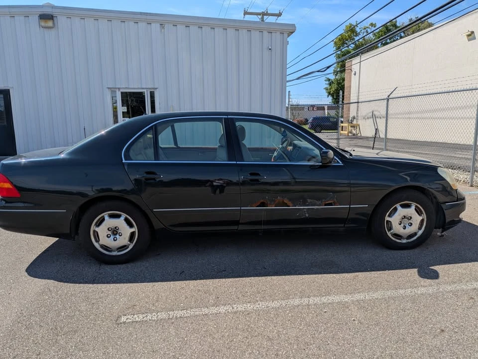 2002 Lexus LS 3rd Gen - Image 2 of 7