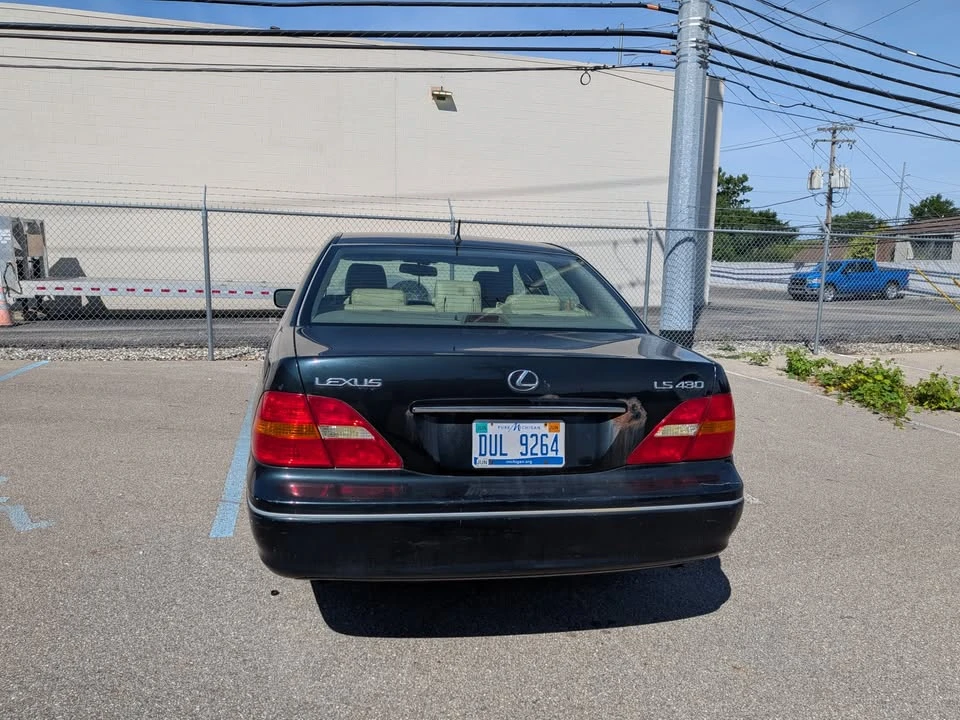 2002 Lexus LS 3rd Gen - Image 4 of 7