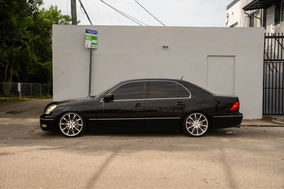 2002 Lexus LS 3rd Gen - Image 4 of 20