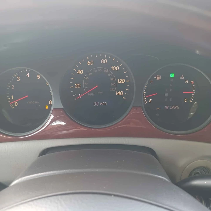 2002 Lexus LS 3rd Gen - Image 10 of 10