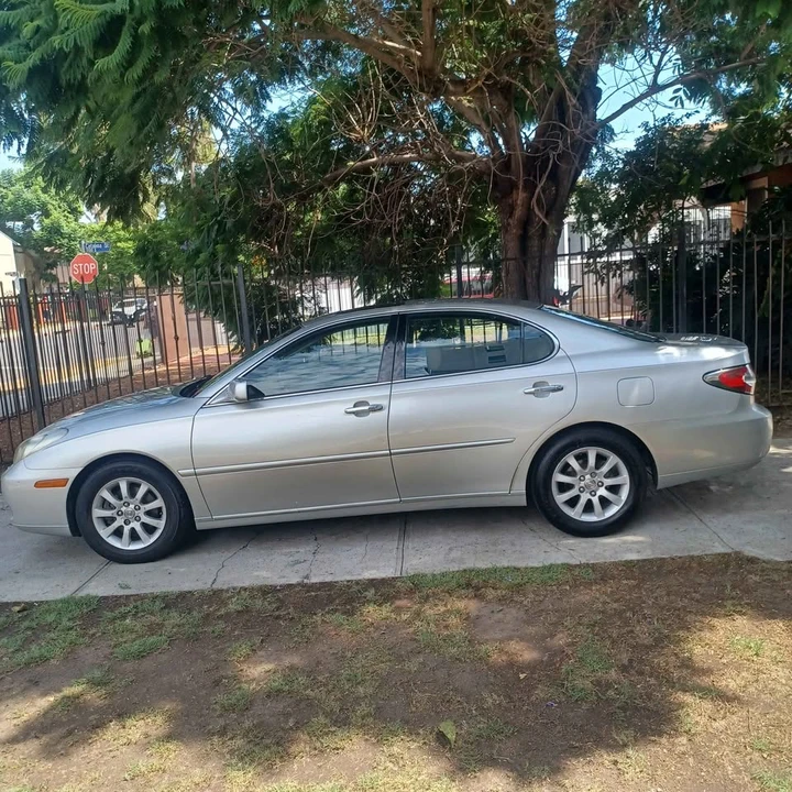 2002 Lexus LS 3rd Gen - Image 8 of 10