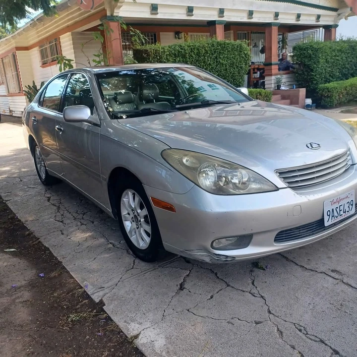 2002 Lexus LS 3rd Gen - Image 2 of 10