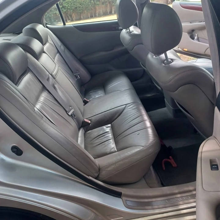 2002 Lexus LS 3rd Gen - Image 7 of 10