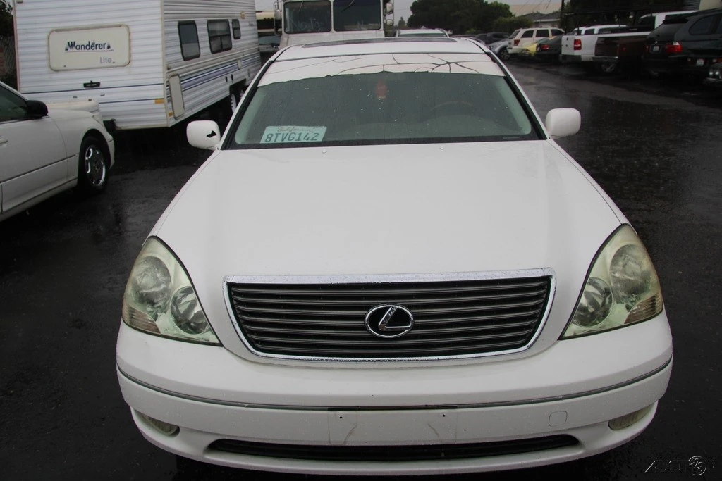 2002 Lexus LS 3rd Gen - Image 8 of 21
